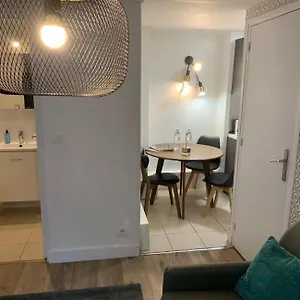 149 - Urban Cosy Flat In , Paris France